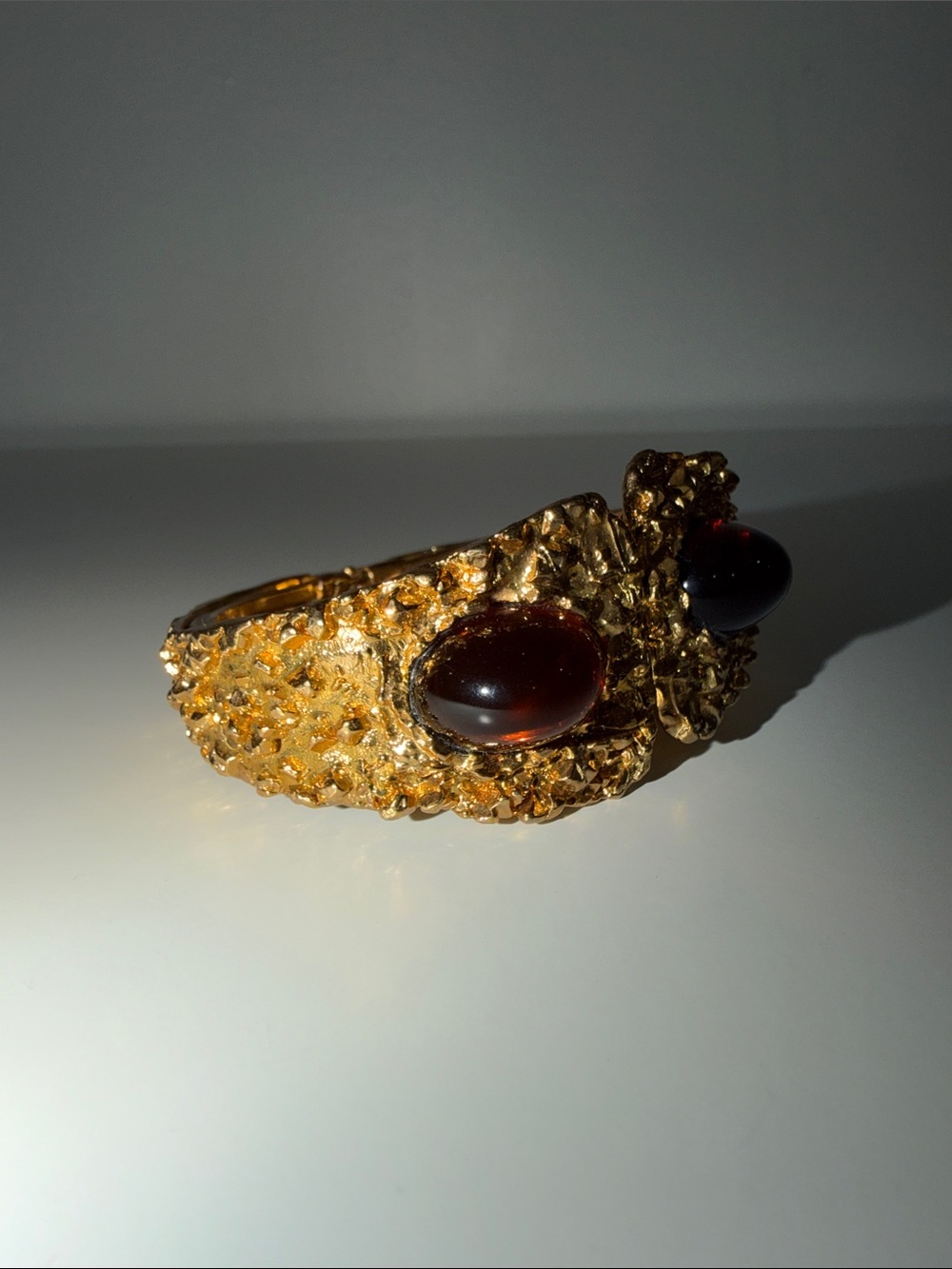 Stunning Vintage Gold-Tone Nugget & Garnet Or Amber Stone Chunky Hinge Bracelet - Picture 7 of 10